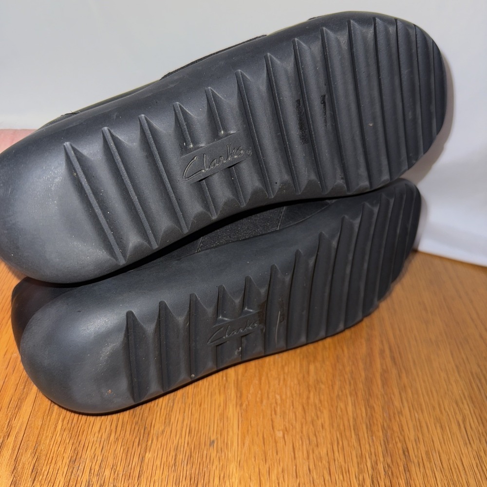 Clarks Collection Cushion Soft Black Leather Slip On Loafers Flats Womens 7 M - Picture 7 of 8
